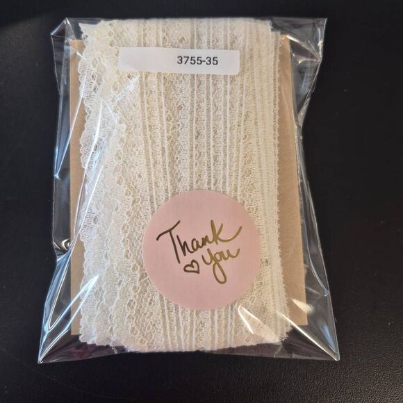 Lace, Vintage Ivory Edging Scalloped 5/8" wide x 15 yds - Picture 2 of 3